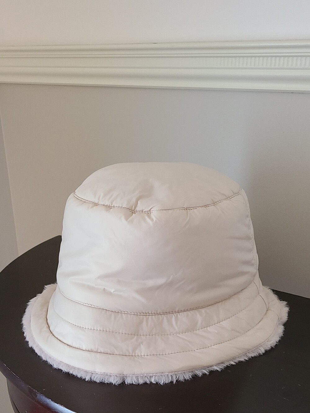 Simons Bucket Hat with Faux-Fur Linning